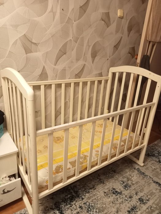 Продам  детскую кроватку