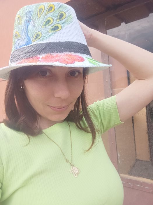 Ръчно рисувани шапки