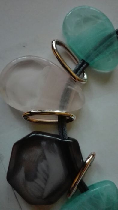 Обеци и колие