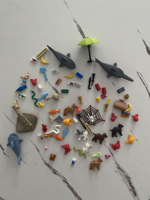 Colecție diversă de piese și accesorii LEGO