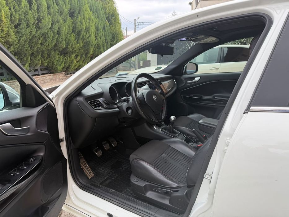 Alfa Romeo Giulietta 2011 diesel, 7.087 € — imagine 5