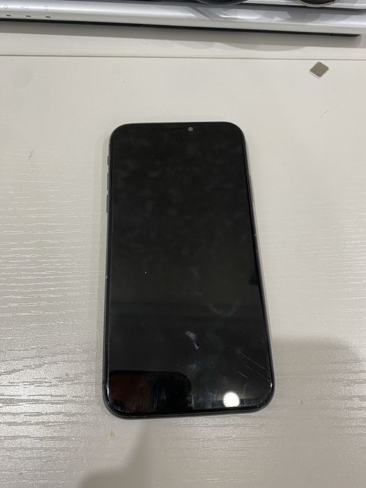 Iphone 11 в рабочем состояний , с коробкой