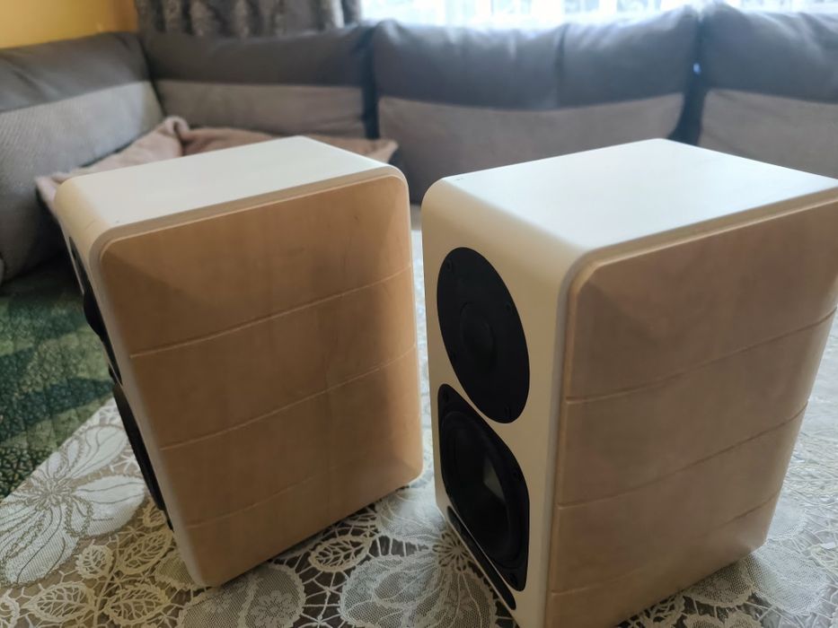 Продавам активни колони Edifier S880DB 88W с Bluetooth и дистанционно