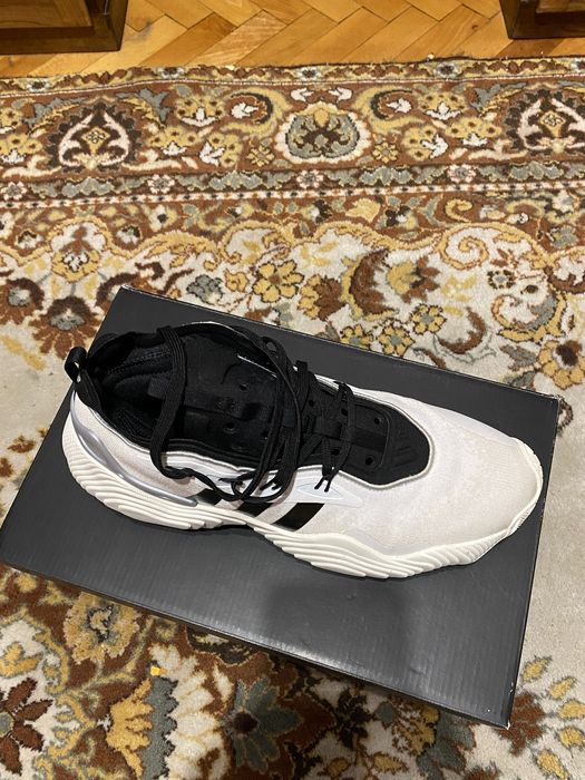 Adidas Trae Young 3 “Stormtrooper”