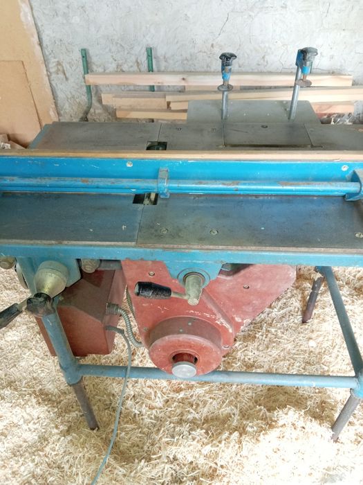 Продам универсальный станок по дереву.