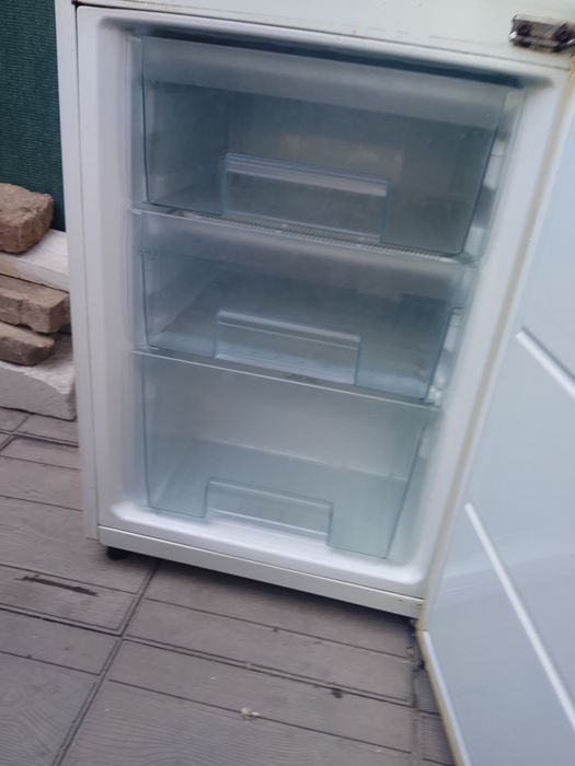 Продам холодильник