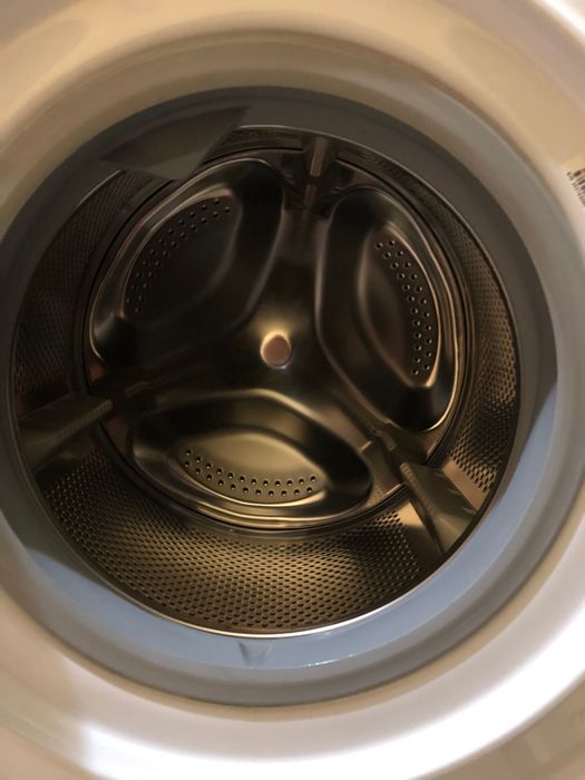Продавам пералня **Hotpoint Ariston WMD