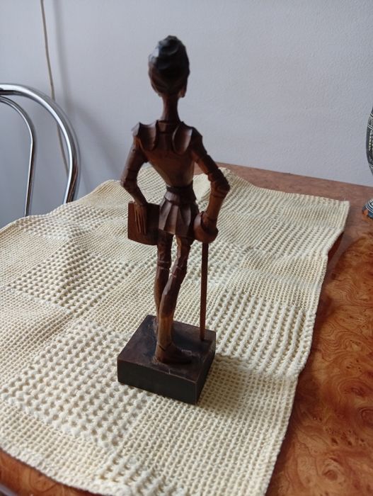 Figurină scluptată Don Quijote.