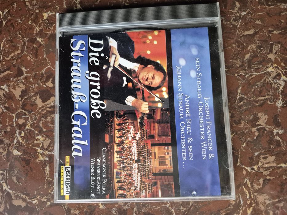 Vând 4 CD muzica clasica mixta cu Andre Rieu ,made in Germany