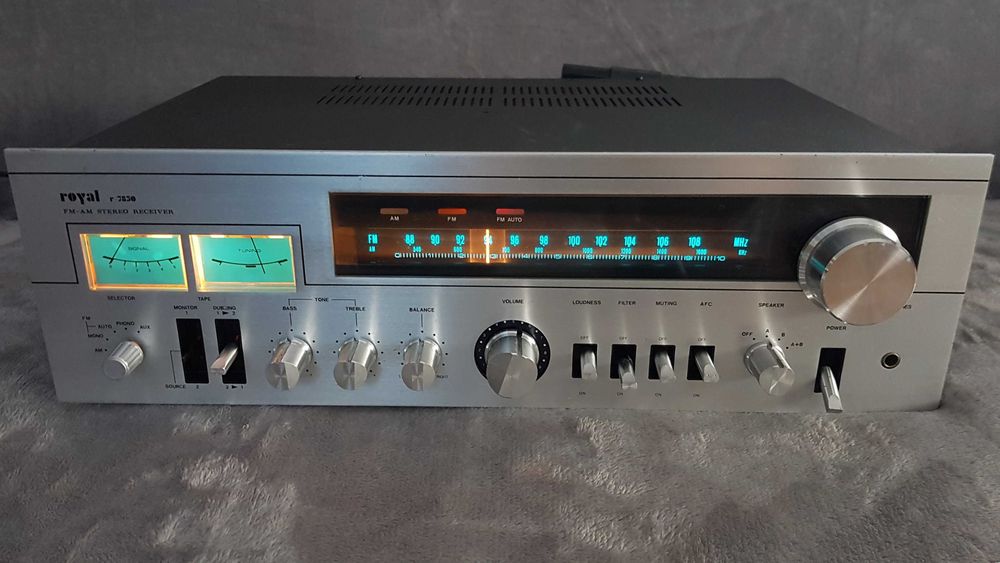 ROYAL vintage FM/AM stereo receiver amplituner  *1982