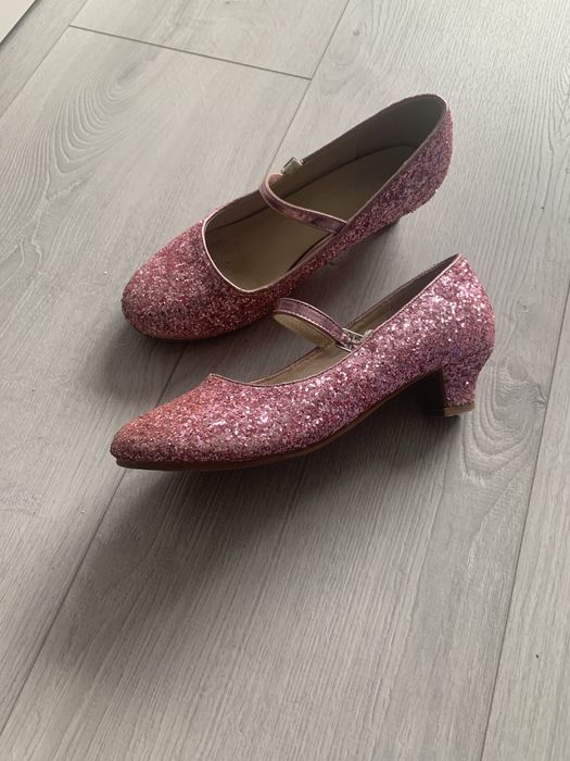 Обувки, брокатени, 37