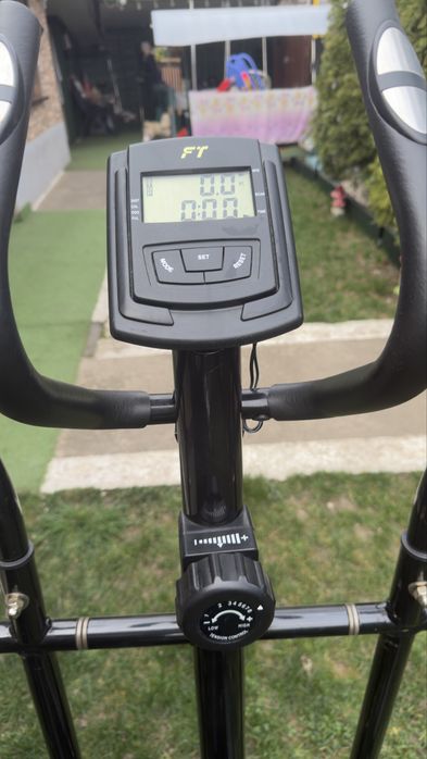 Bicicletă eliptică Fitkraft – stare foarte bună
