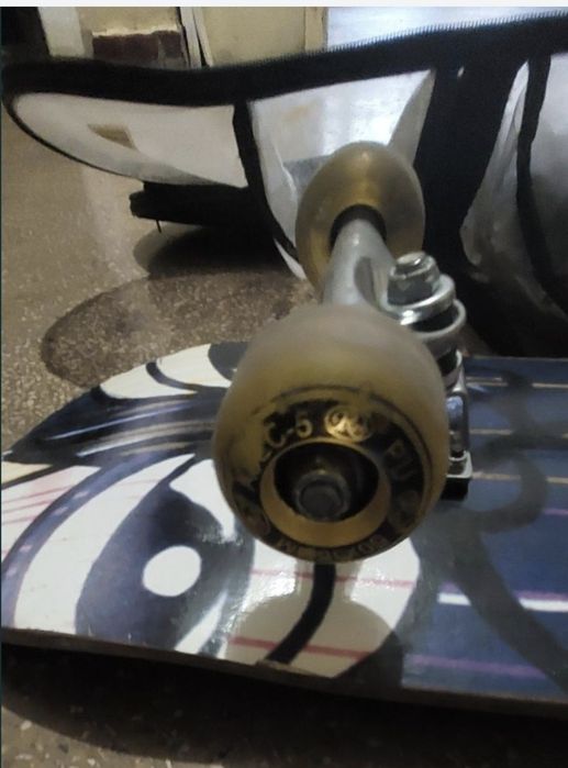 Vând  skateboard