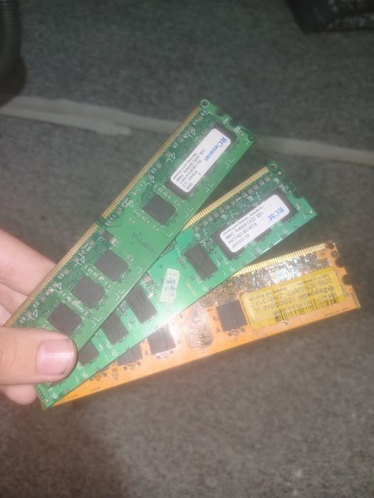 Оперативная память DDR2 3GB (3 плашки по 1GB) для ПК
