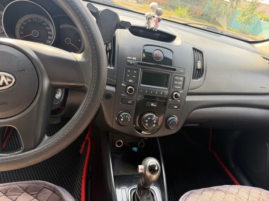 Автомобиль  kia cerato