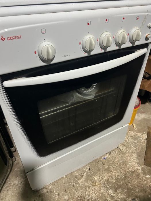 Продам газовую плиту