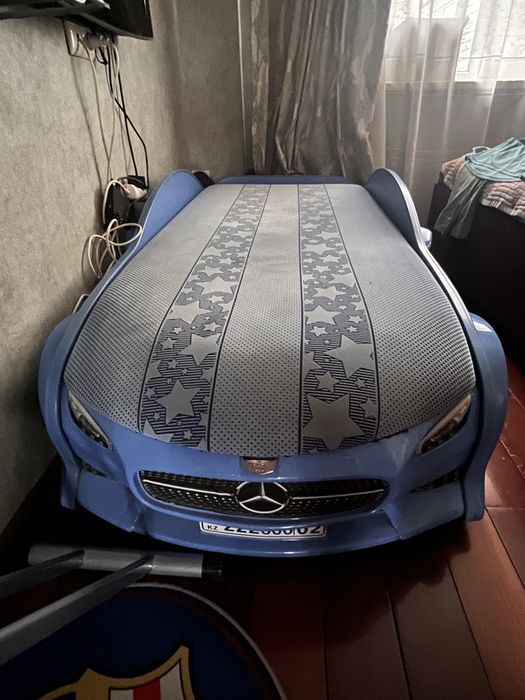 Продам кровать машинку