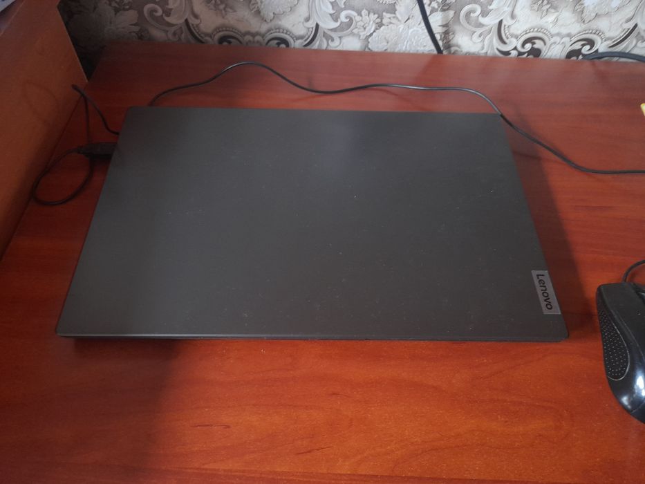 Продам ноутбук .