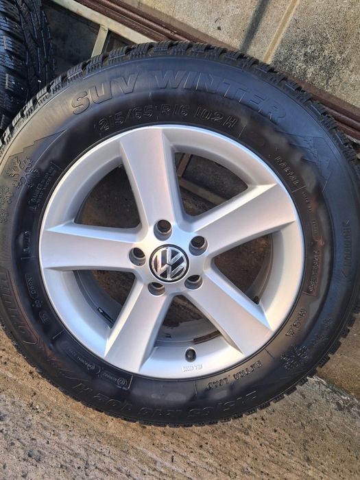 Продавам алуминиеви джанти с гуми за  Фолксваген Тигуан 16 цола