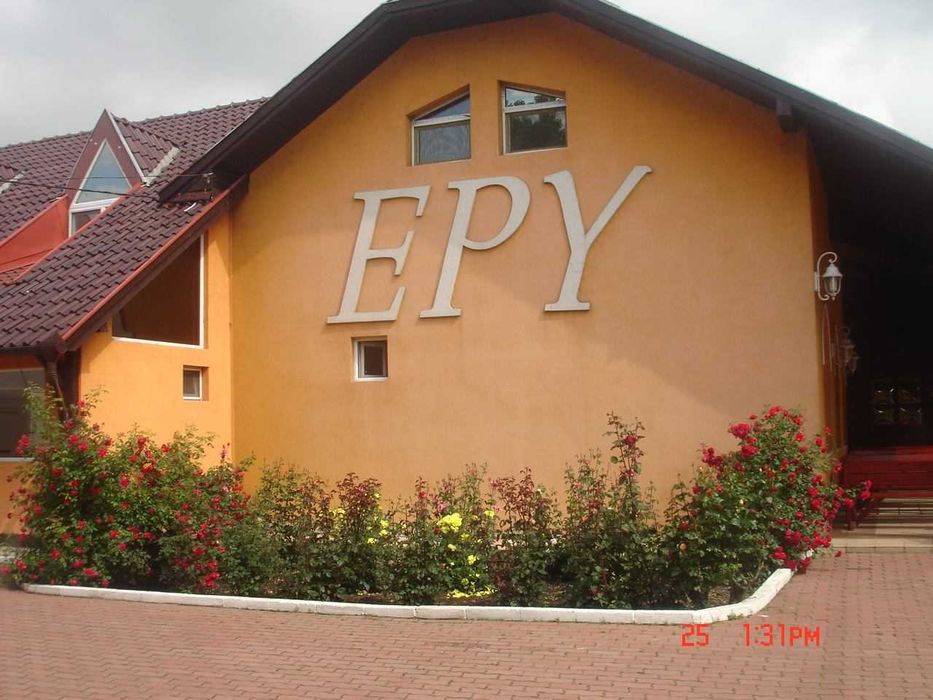 Vand pensiune, abator,hala de productie, PE SUPRAFATA DE 3 HECTARE