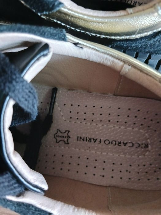 Обувки с висока платформа