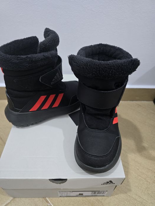 Vând încălțăminte baiat