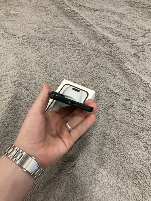 Аифон 15 в идеальном состоянии