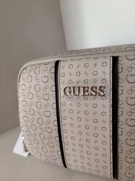 Guess несесер за козметика