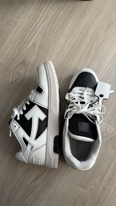 Vand Off-White OOO