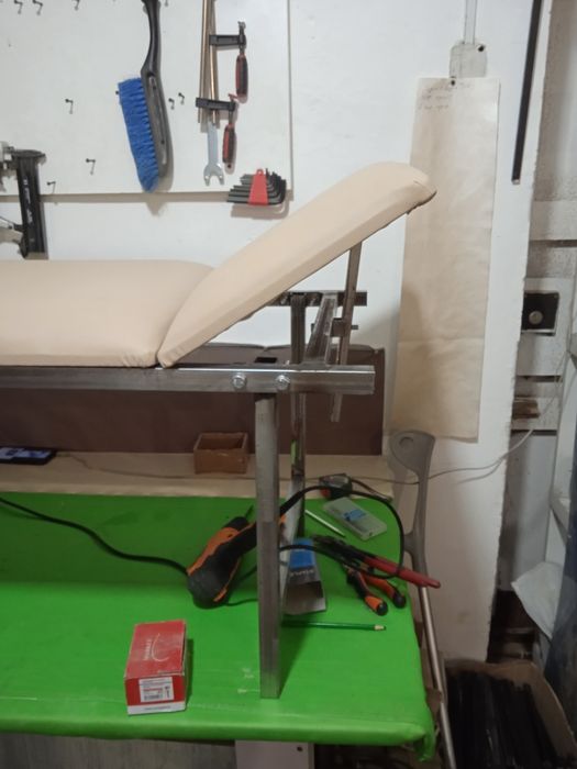 Стационарный лежак для процедур