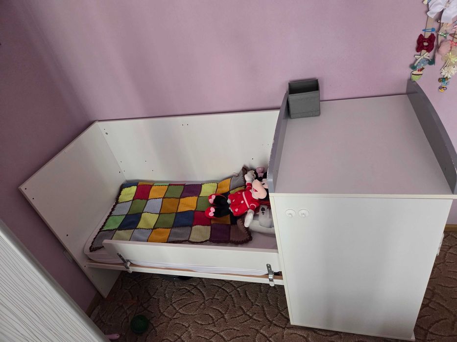 Бебешка кошара с гардероб