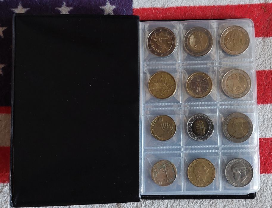 Албум с 11 монети за 18 евро