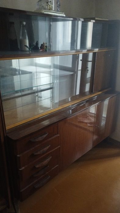 Шкафы даром, трюмо даром