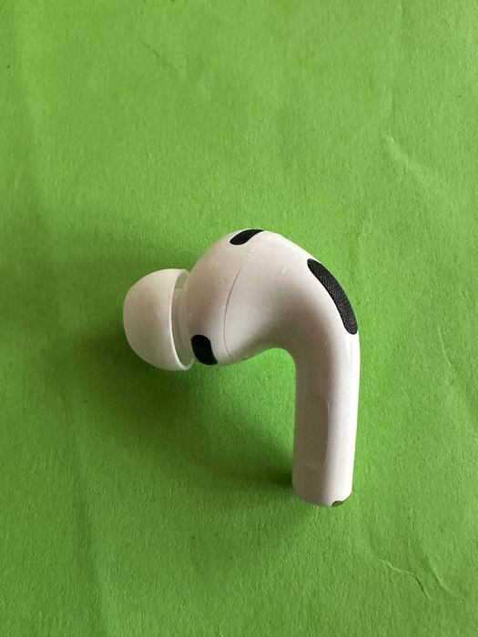Apple AIR PODS PRO 3  -  Лява