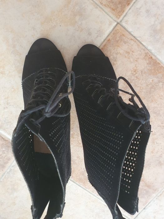 Дамски обувки  с токчета номер 38