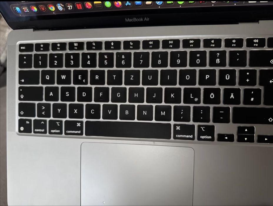 Macbook Air M1 256 gb stocare