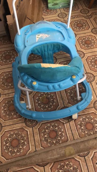Детские кресла, коляски, стол, ходунок