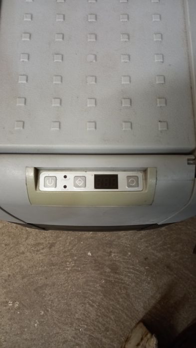 Хладилник-фризер Дометик 12-24 v