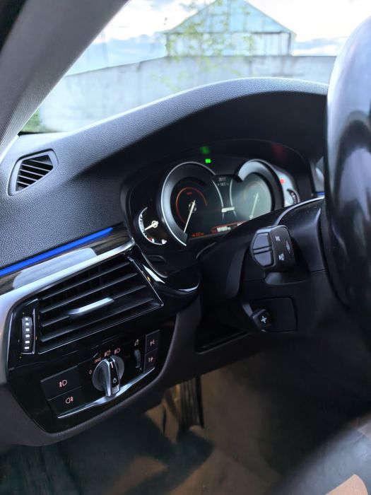 BMW Seria 5  530e iPerformance G30