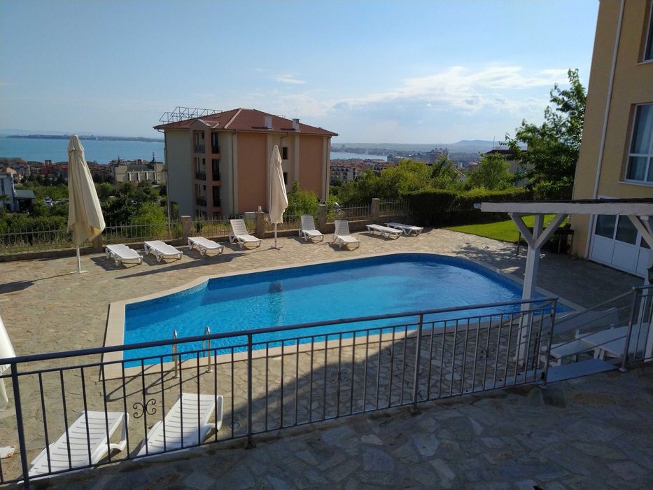 Отдава се студио под наем.