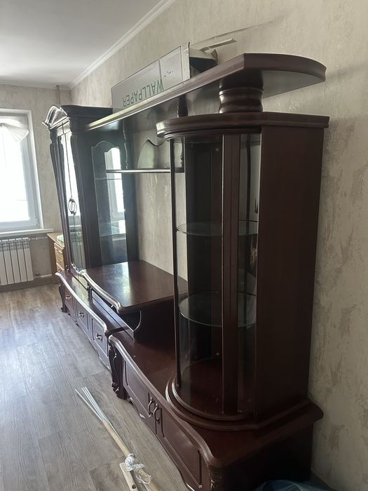 Продам горку в гостинную