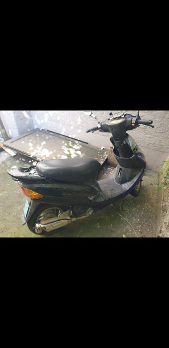 Vand scuter pe benzina