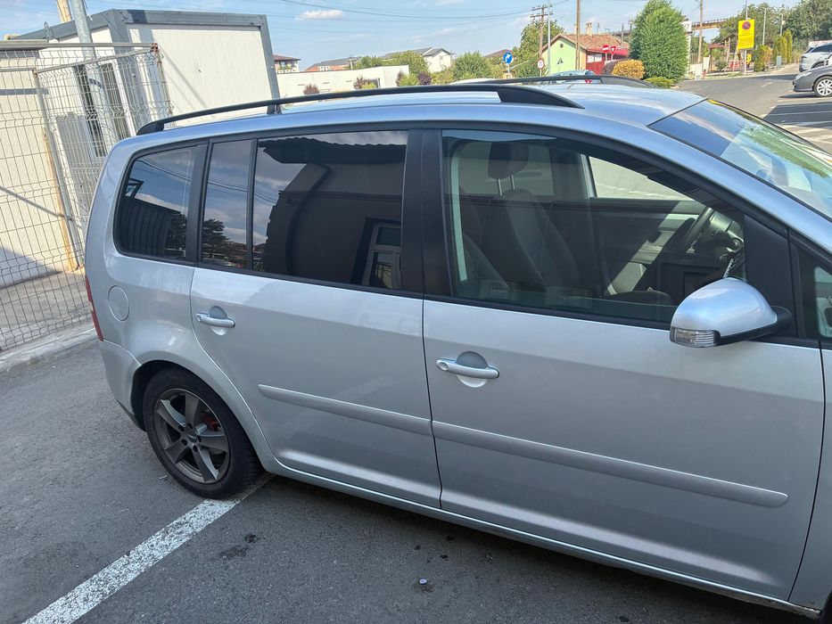 VOLKSWAGEN Touran 2004 — imagine 4