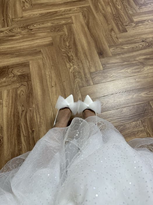 Продам свадебные туфли 37 размера