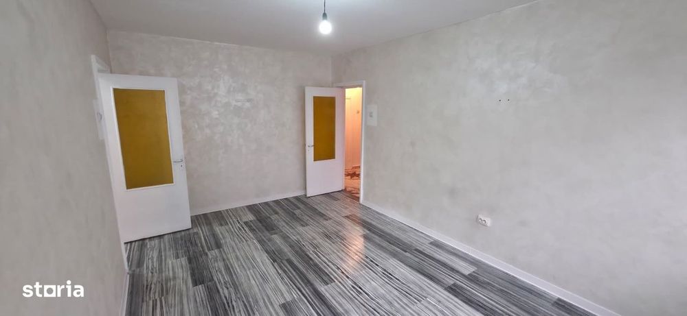 Apartament 2 camere semidecomandat 45 mp Strada Garii Bacau — fotografia 1