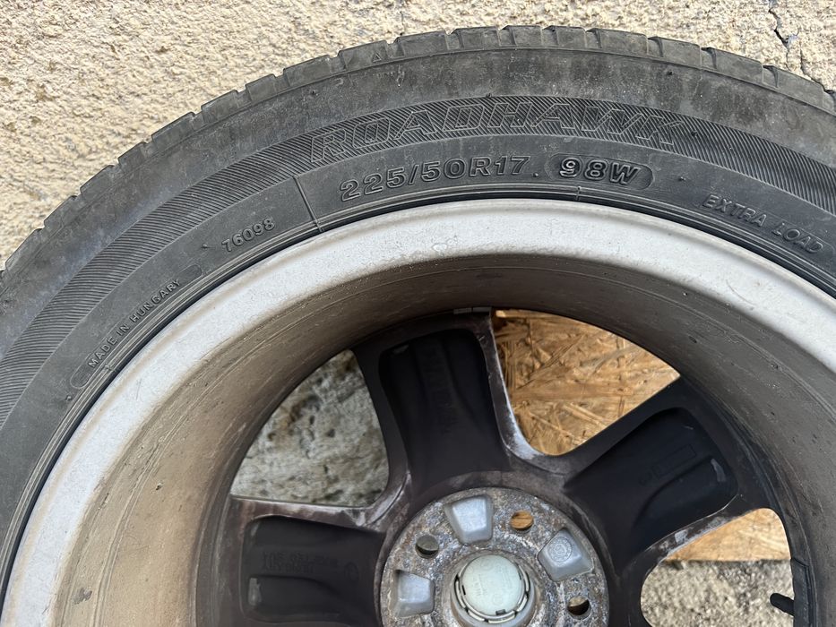 Anvelope de vara 225/50 R17 98W cu jante de aluminiu