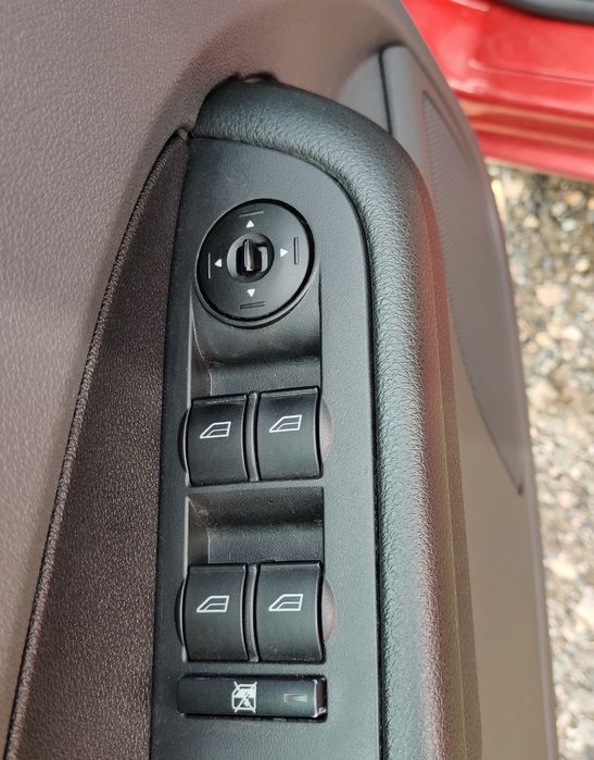 Ford Focus 2 1.6 TDCi 90 CP Aer Condiționat Pilot Automat 2x set Jante Proiectoare Consum Taxe MICI UNIC Proprietar Foarte Bine întreținut