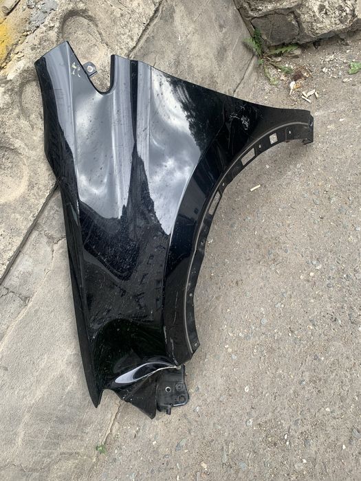 Продам два крыла от Рав4 2019 года