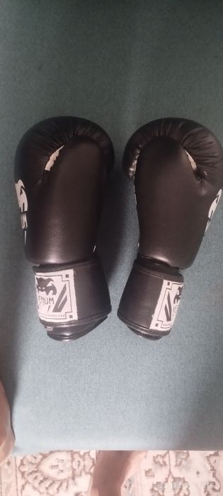 Боксёрни перчатки