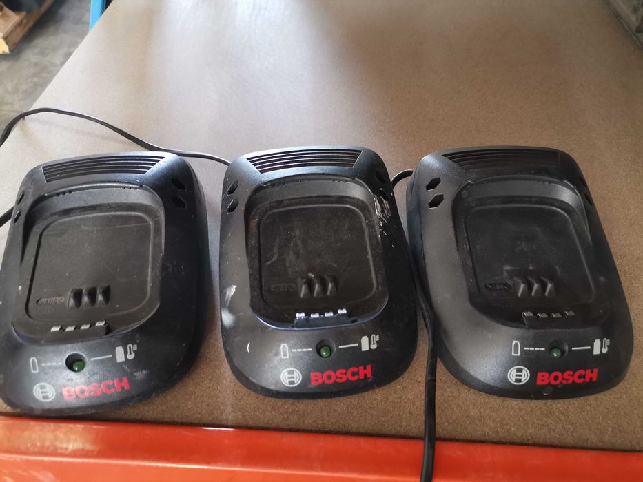 Зарядно -  Bosch / Li-ion 10,8V - 21,6V